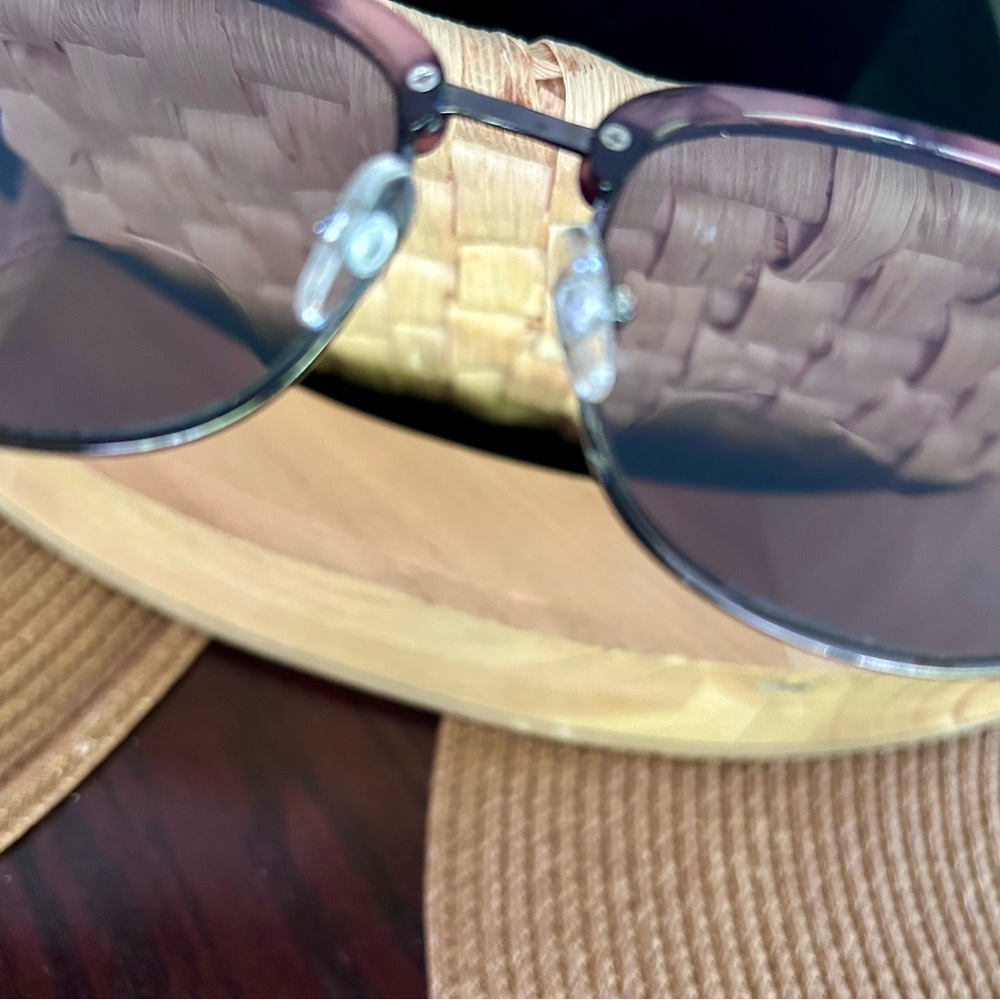 Foster Grant Bifocal +2 Sunglasses - Picture 3 of 6